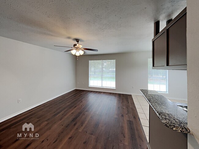 Foto del edificio - 920 E 3rd St