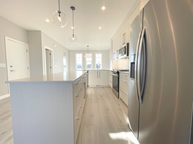 Photo du bâtiment - 33 Creekstone Dr SW