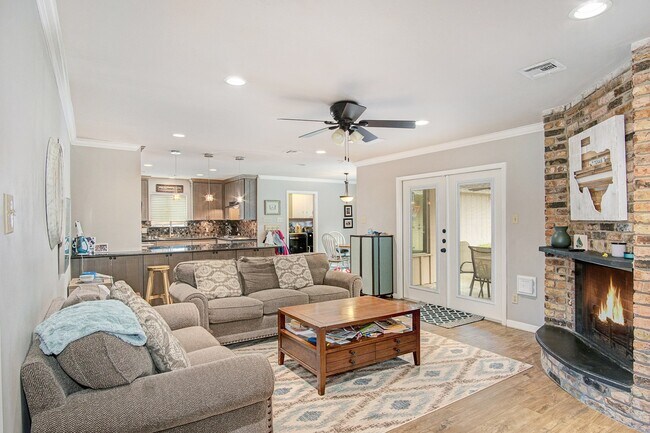 Foto del edificio - 614 Bendwood Dr