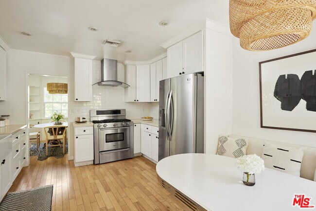 Foto del edificio - 4211 Noble Ave