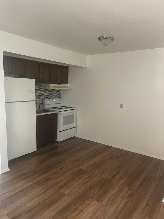 Foto principal - 325 W High St