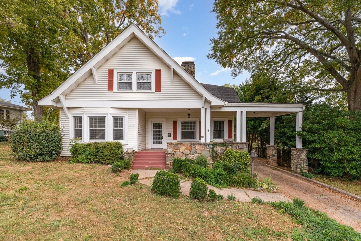 Primary Photo - MOVE-IN READY!