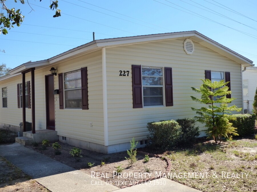 Nice 3 BR / 1 BA Home In Casselberry's Col... House Rental in