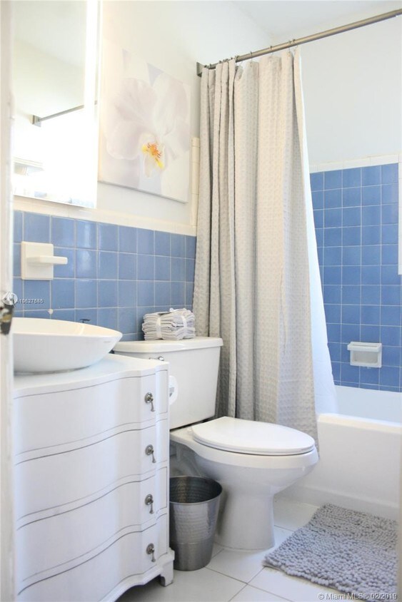 Foto principal - 442 NE 1st Ave