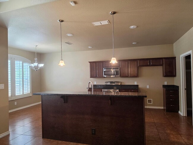 Foto del edificio - 7103 Kinghorn Dr