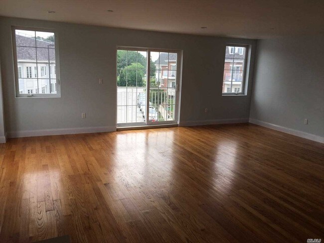 Building Photo - 361-61 Soundview Ln