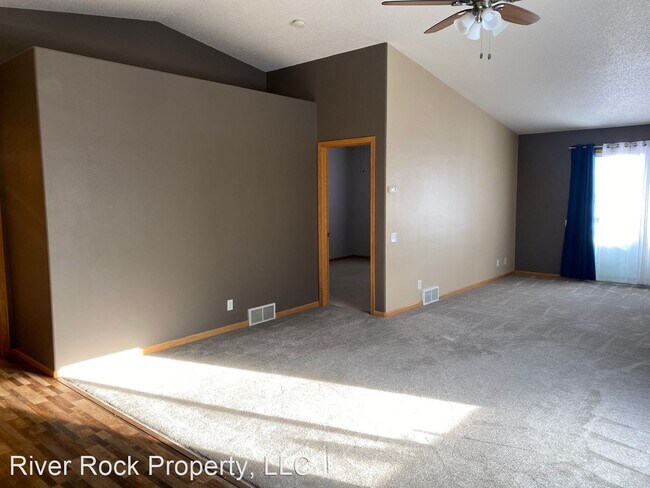 Foto del edificio - 3 br, 2 bath House - 2842 Dakota Park Driv...