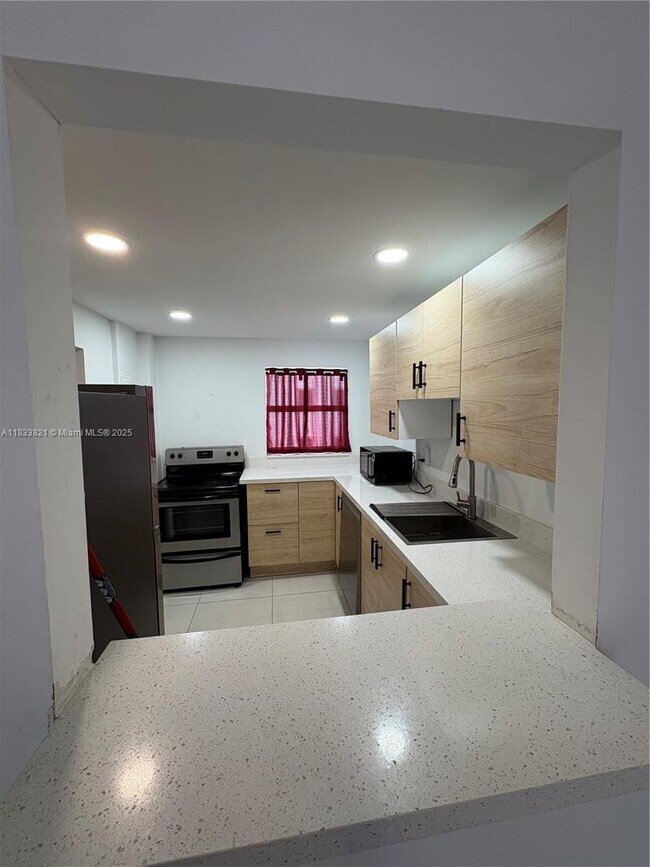 Foto del edificio - 1331 Lincoln Rd