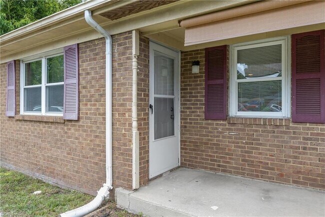 Foto del edificio - 6048 Brookwood Dr