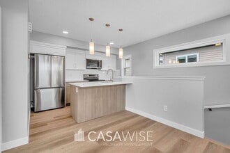 Building Photo - 1057 Berg Pl