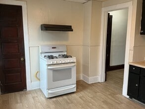 Building Photo - 800 S 32nd St