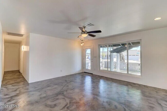 Foto del edificio - 8338 E Granada Rd