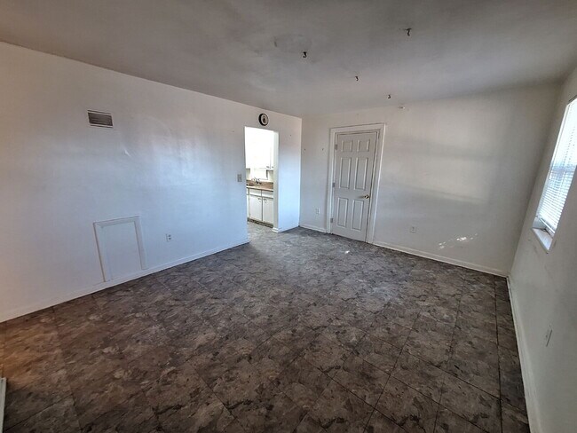 Foto del edificio - 3/2 Single Family Home available in Pt Charlotte