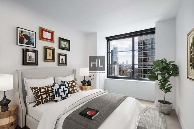 Building Photo - West 38th Street