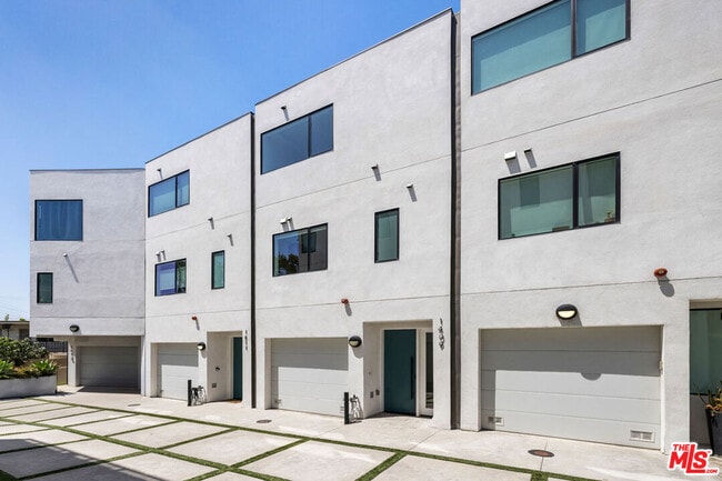 Foto del edificio - 1411 Roca Ln