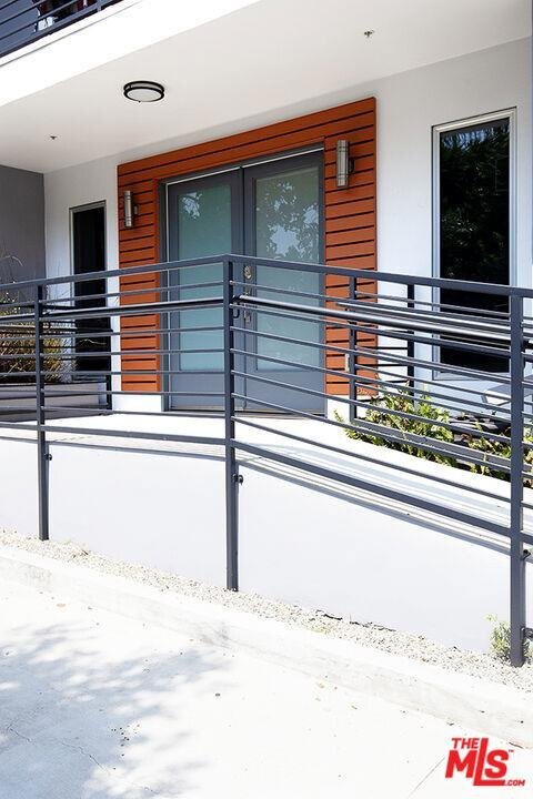 Building Photo - 1950 Beachwood Drive, Los Angeles, CA 9006...