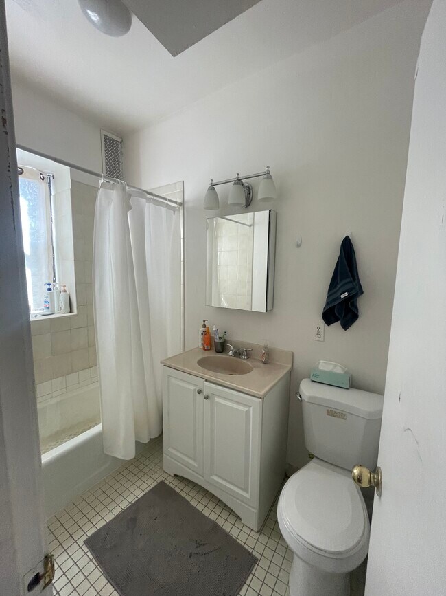 Foto del edificio - 1258 Commonwealth Ave