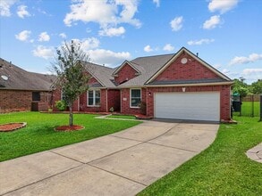 Building Photo - 2758 Laguna Pointe Dr