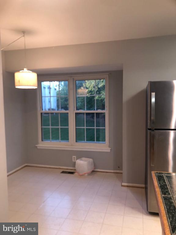 Foto del edificio - 712 Ivy League Ln