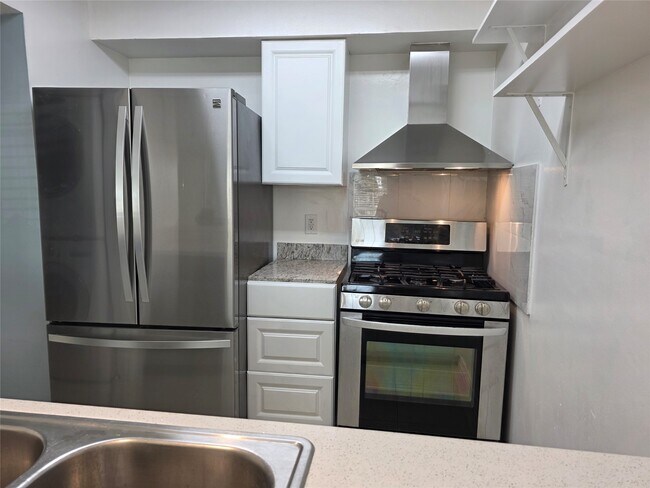 Foto del edificio - 1016 E Tri Oaks Ln