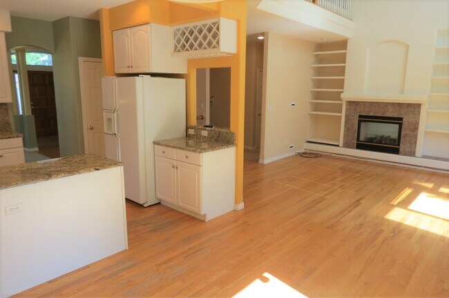 Building Photo - 4020 New Haven Ct