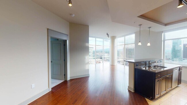 Interior Photo - TEN20