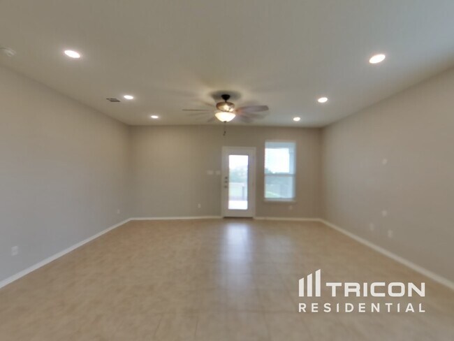 Building Photo - 153 Ella Marie Cir