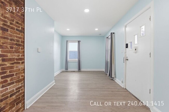 Foto del edificio - 3717 37th Pl