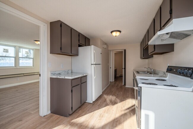 Building Photo - Colton 8-plex