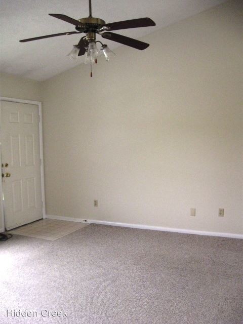 Building Photo - 260 Adams Ln