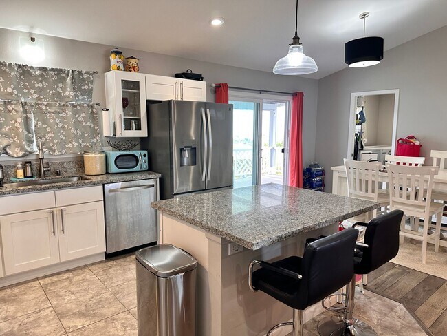 Foto del edificio - Fully Furnished Home