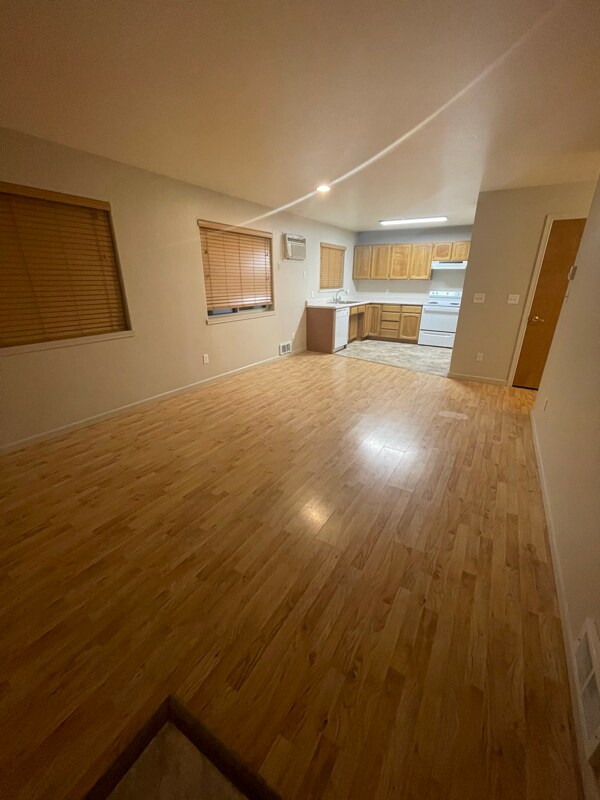 Foto del edificio - 6787 Badger St