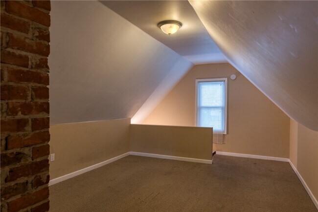 Foto del edificio - 779 S Goodman St
