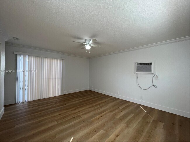 Foto del edificio - 6301 SW 20th St