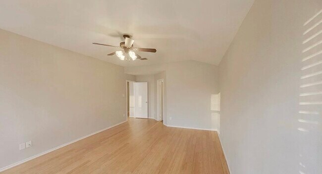 Foto del edificio - A Place to Settle In: Inviting 5-Bedroom Family Home