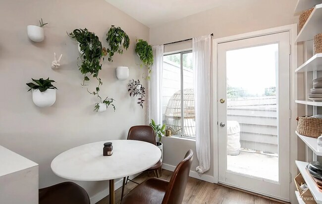 Foto del edificio - 2606 E Madison St