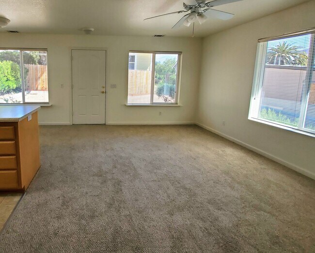 Building Photo - 2bd/2ba House on HIgh St