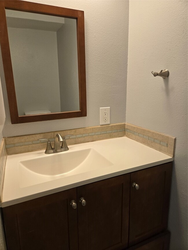 Building Photo - 1503 Ramada Dr