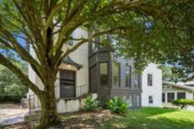 416/418 East State Street - 416/418 East State Street Apartment