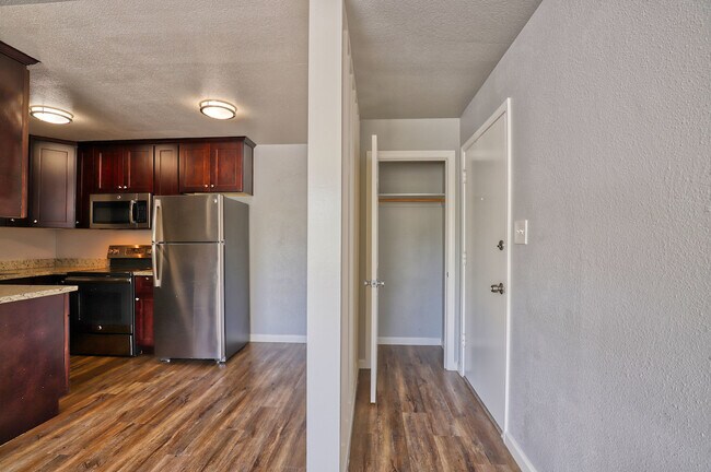 Foto del edificio - 734 E 20th St