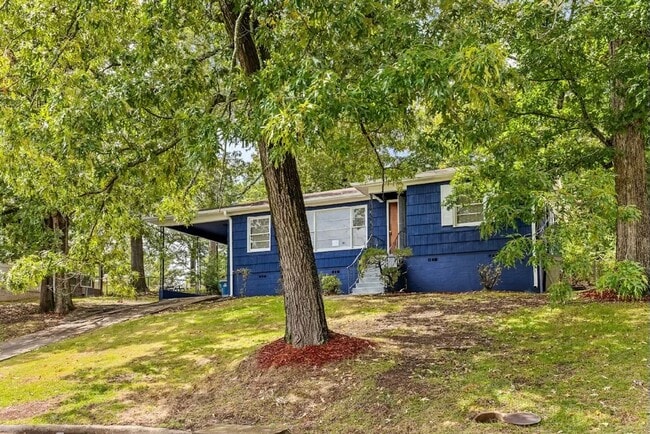 Building Photo - Cozy and Newly Renovated 3 Bedroom 1 Bath ...