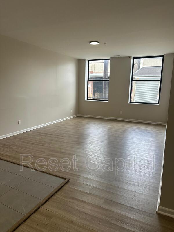 Building Photo - 355 Hamilton Ave