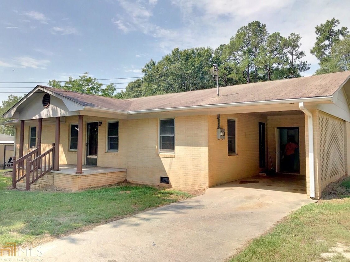 Primary Photo - 201 Pecan Dr