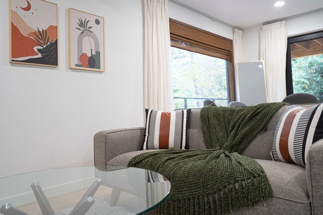 Foto del edificio - 4375 Fernbrook Dr