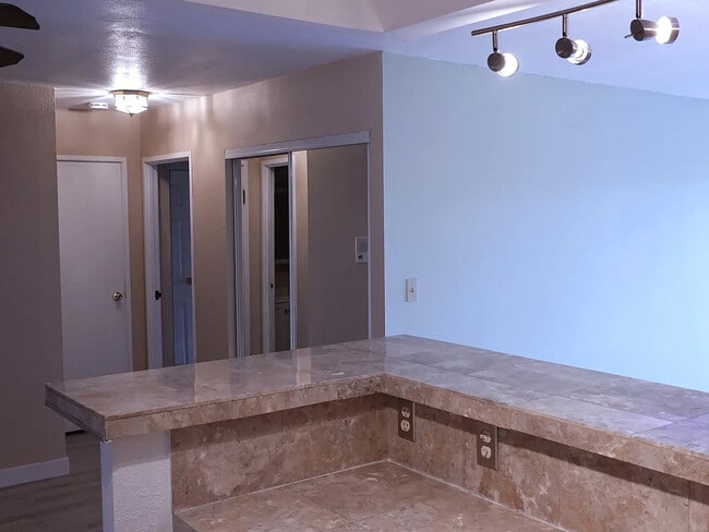 Building Photo - 1200 Golden Cir