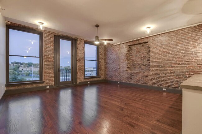 Building Photo - 416 S Gay St