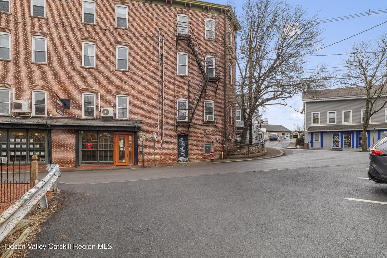 Foto principal - 69 Main St