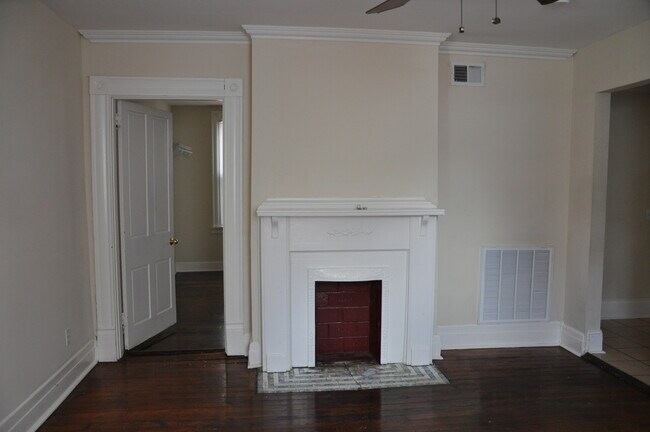 Foto del edificio - 310 S Broadway Park