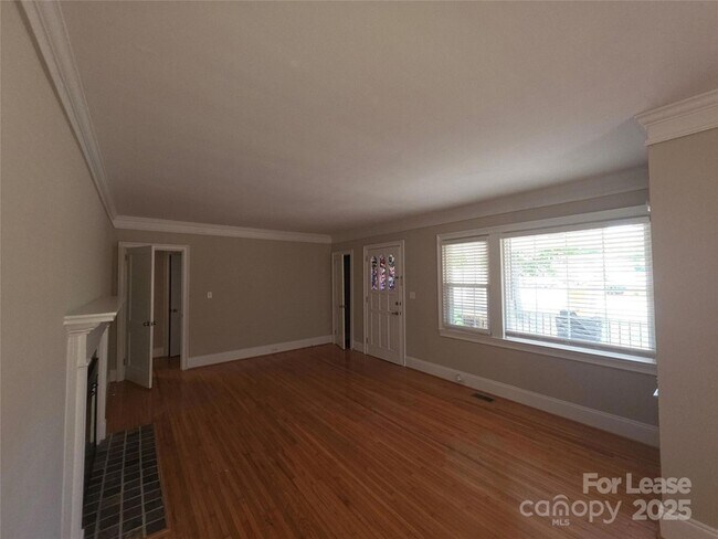 Foto del edificio - 3711 Park Rd
