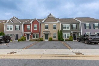 Building Photo - 608 Thumper Dr
